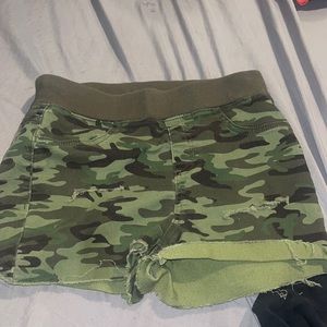 no boundaries camo jean shorts